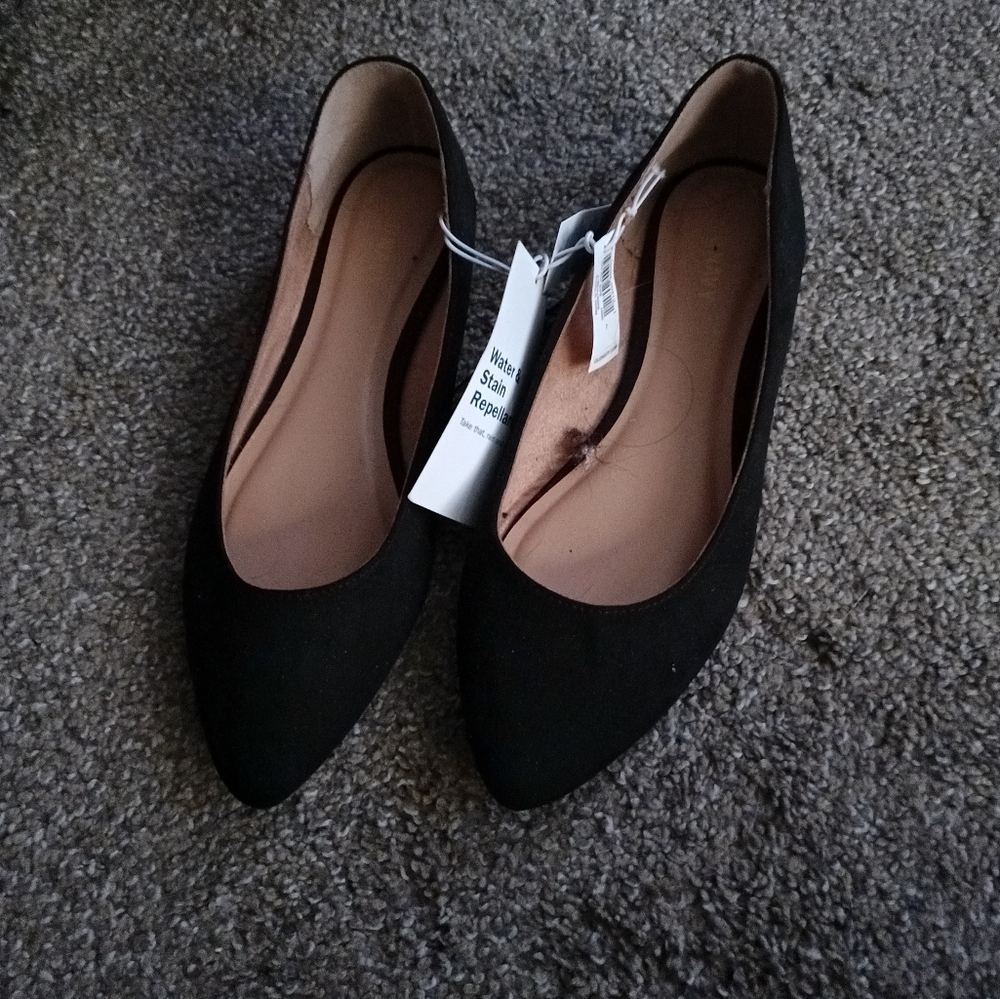 Old Navy Black Flats Sleek Minimalist Design